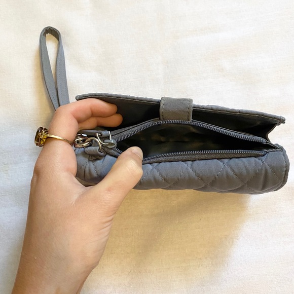 Vera Bradley wristlet. - Picture 2 of 3